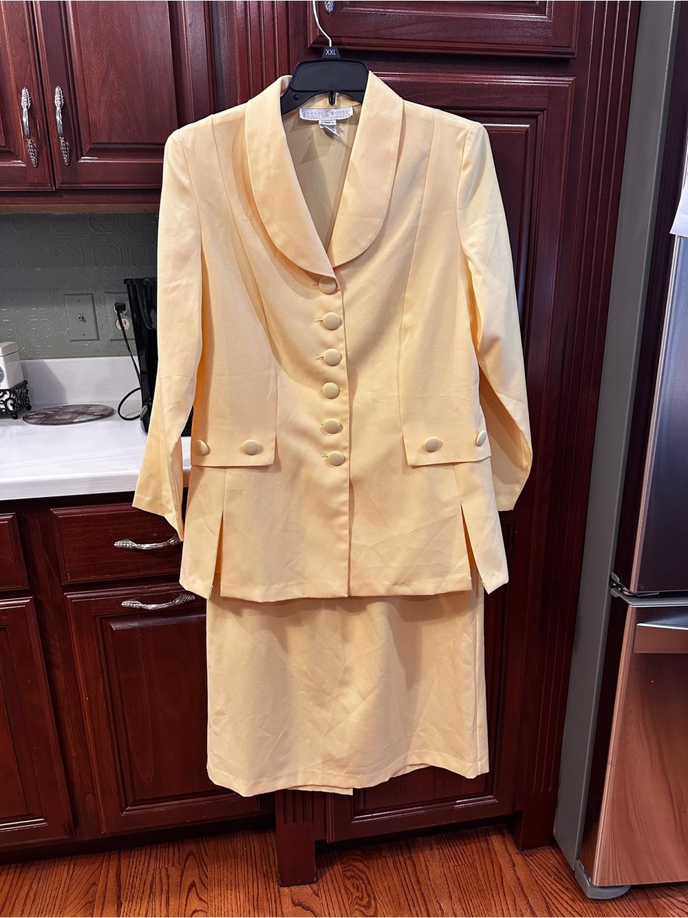 Price firm! Allison Woods size large 2-piece skirt suit